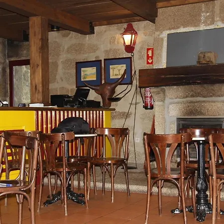 Casa De Campo O Castelo Guest house Montalegre